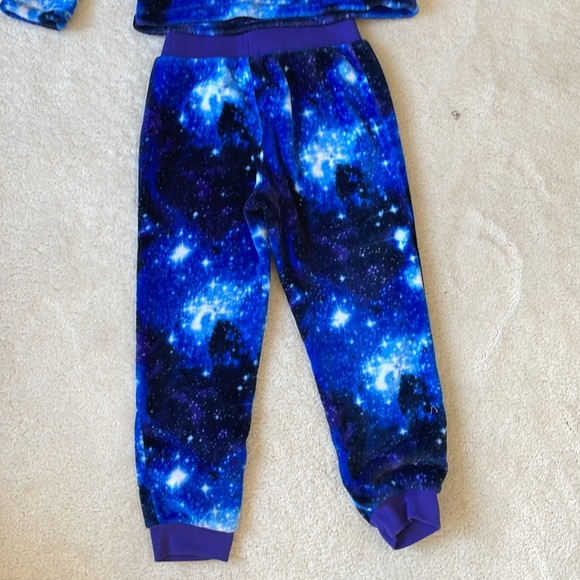 LANDS END UEC Size 8 Blue Space Galaxy Fuzzy Cozy Warm Pajama Set Unisex Star 💫 - Picture 12 of 13